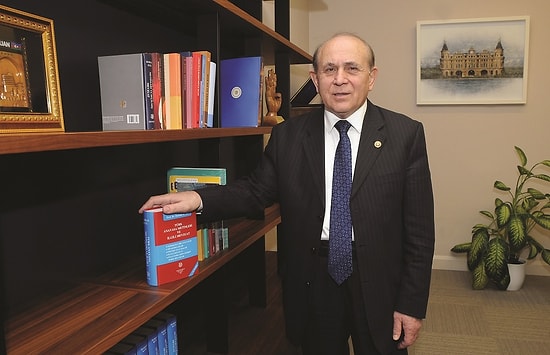 TDK da Çare Olmadı: Burhan Kuzu, Biçer'in 'Türkçe Seti' Hamlesine Cevap Verirken de Hata Yaptı