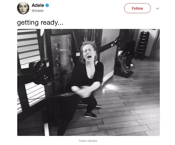 Адель также наглядно демонстрирует ежедневную борьбу с собой в тренажёрке.