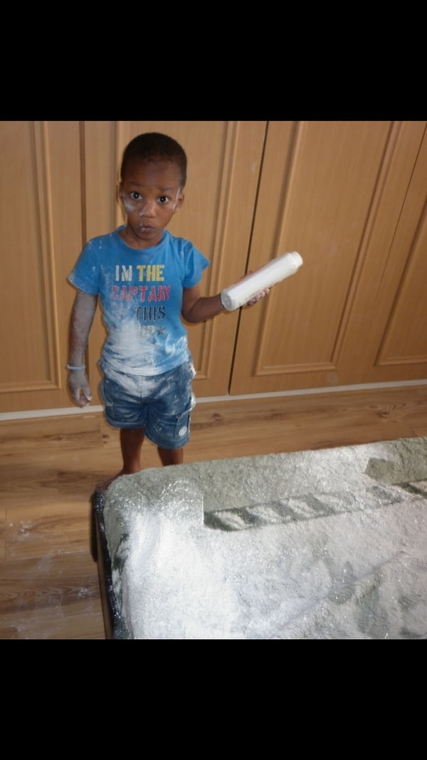 9. "Заметил, что в доме слишком тихо. Потом нашел его в своей комнате"