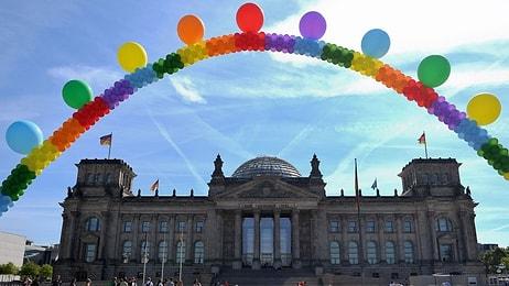 Merkel’den Ret Oyu: Almanya'da Eşcinsel Evlilik Parlamentodan Geçti