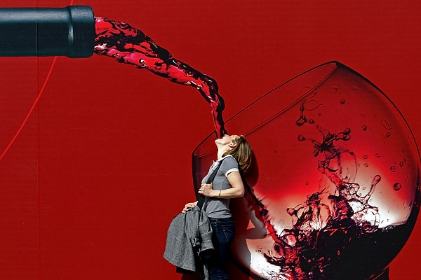 4. Для некоторых вин важна большая выдержка, а некоторые нужно пить сразу после изготовления.