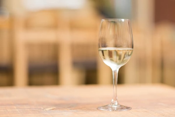 17. Если вы только начинаете увлекаться винами, начните с Пино-гри или Совиньон-блан, а также дайте шанс Рислинг.