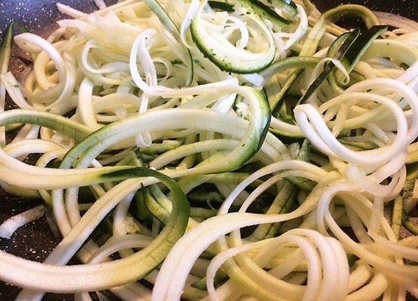 4. Лапша из цуккини и мускатной тыквы, а также морковные спагетти