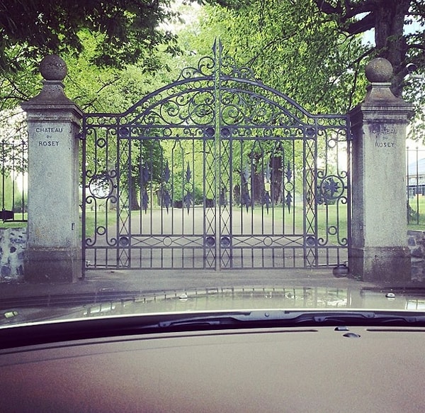 4. Итак, за обучение в этой школе родителям приходится выкладывать ни много ни мало почти 100 тыс. евро в год. 😱 В эту сумму не входят расходы на путешествия, зато входят карманные деньги, которые ученикам даёт персонал.