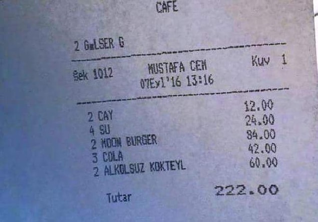 Bu da az bi şey yiyip içenlerin hesabı. Ancak toplam, yenilenlerle doğru orantıda değil. Bir tane çay 6 TL, Hamburger 42 TL, küçük su 6 TL.