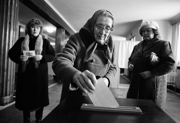 3. Референдум за независимость Латвии. 78% голосовавших поддержали выход Латвии из СССР