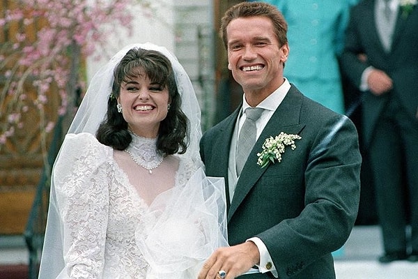 2. Поженилась пара через 8 лет после знакомства.