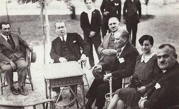 Parti Atatürk tarafından kurdurulmasına rağmen kısa süre içerisinde doğal bir seyir olarak kendine özel bir görüntü aldı.