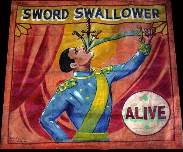 1868 yılında kılıç yutma gösterisi yapan bir kişi, doktorların mide organının içine bakmalarına yardımcı olmuş.