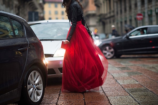 Вы сели в машину и начали следовать за кортежем политика. Спустя некоторое время вы заметили, что не один вы следите за его машиной...