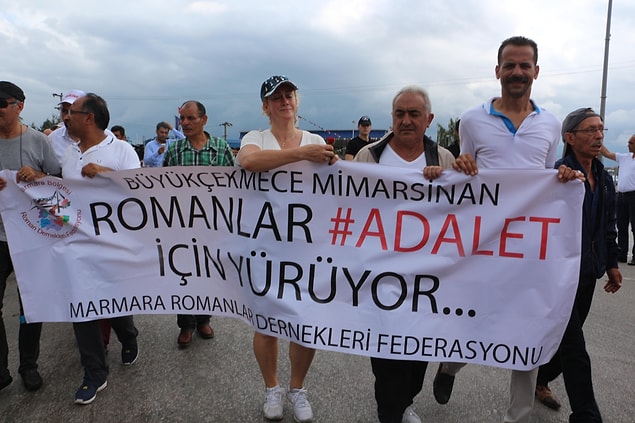 Roman vatandaşlar yürüyüşe katılanlar arasındaydı.