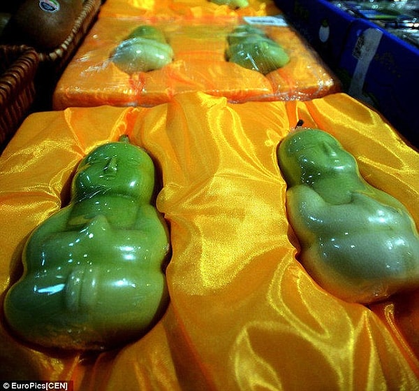 9. Груши в виде младенцев