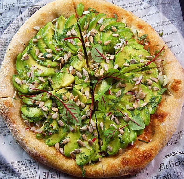 7. Пицца с авокадо