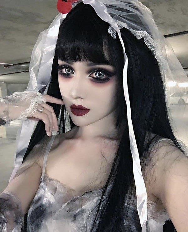 1. В то время как все девочки играют в Барби, пока не повзрослеют, некоторые из них вырастают и становятся настоящими живыми куклами