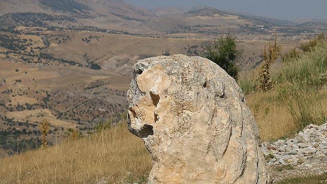 Tarihi Mirasa Saygısızlık Devam Ediyor: Adıyaman'da 2 Bin Yıllık Aslan Heykelini Kırdılar