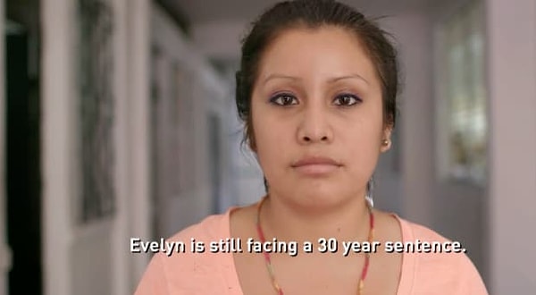 2. Эвелин Беатрис Эрнандес Крус судили за недостаток ухода за нерожденным ребенком и признали это убийством. Она, по всей видимости, не знала, что беременна, пока не родила ребенка в школьном туалете в апреле 2016 года.