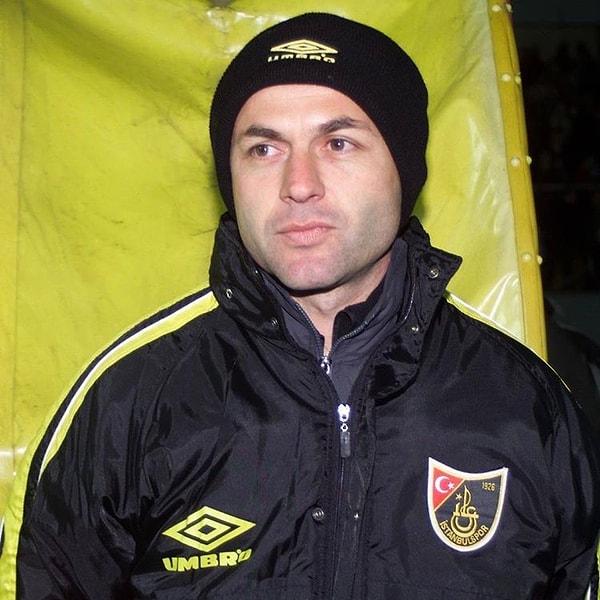 Aykut Kocaman, teknik direktörlük kariyerine 2000 yılında İstanbulspor'da başlar.