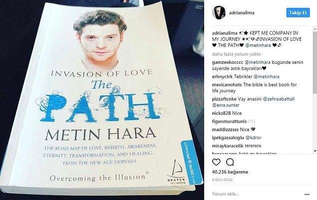 Adriana, daha sonra bu kitabın fotoğrafını Instagram sayfasından "Yolculuğumda bana eşlik etti. Aşkın istilası. Yol" notuyla paylaştı.