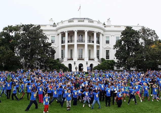 11. 11 Ekim 2011'de, bin farklı yerde zıplayan 300.265 insan rekor kırdı. Beyaz Saray'da "jumping jack" yapan Michelle Obama da aralarındaydı.