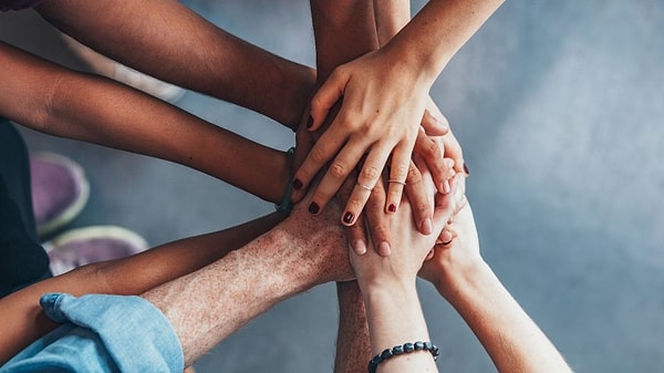 4. Какие строчки лучше всего описывают отношения между вами и вашим другом прямо сейчас?