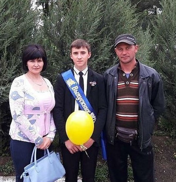 2. Мама парня говорит, что о долге за питание она узнала накануне выпускного и, конечно же, поспешила погасить его.