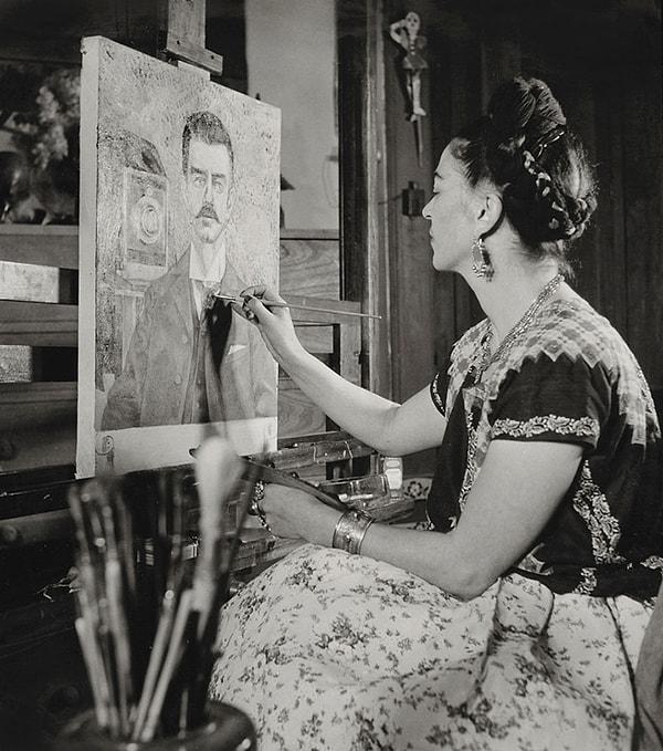 15. Biz de dünyanın en başarılı sanatçılarından Frida Kahlo'yu sevgi ve özlemle anıyoruz!