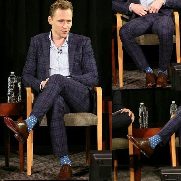 2. Tom Hiddleston'ın aynı anda üç desen birden giydiği bu çılgın atan kombini kaç puanı hak ediyor? 😁