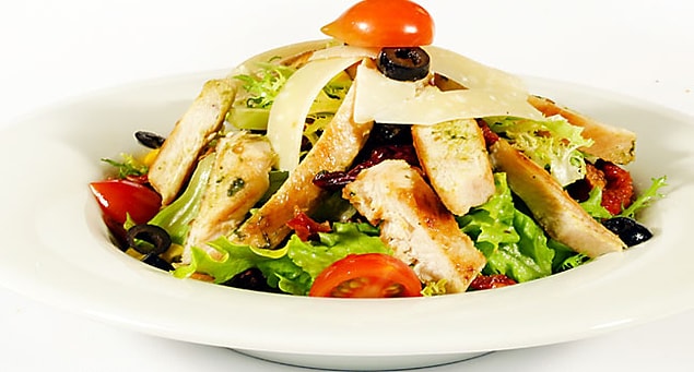 8. Sezar salata
