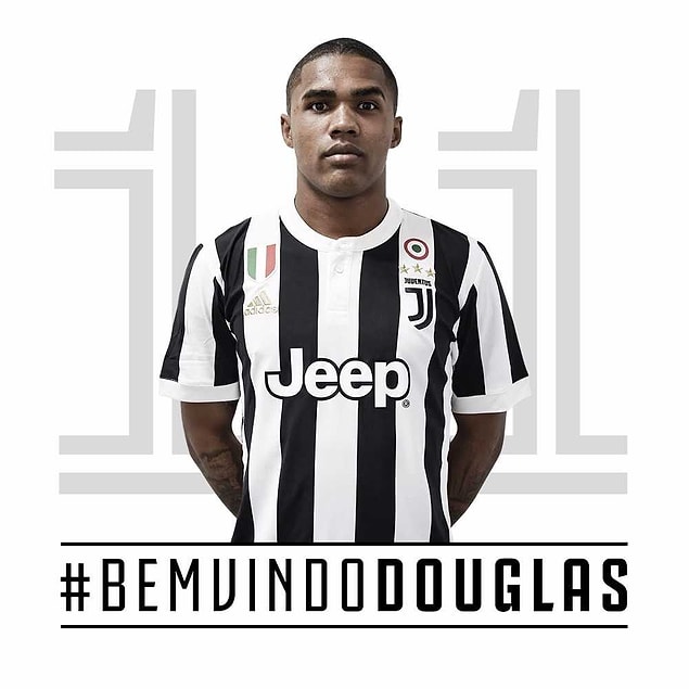 44. Douglas Costa ➡️ Juventus