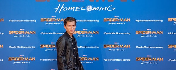 8. Если бы я работал(-а) в кинобизнесе, то я бы был(-а) ...