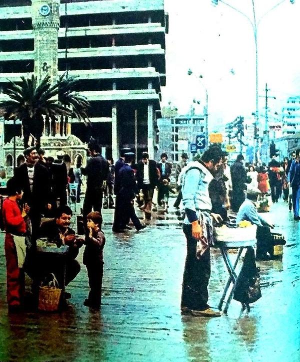 15. Konak Meydanı, yıl 1979.