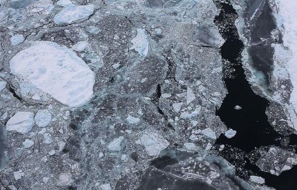 İngiliz Antartika araştırmalarının resmi sözcüsü de bu kopmanın küresel ısınmayla ilişkili olduğunu kesin kılacak delillerin bulunmadığını öne sürdü.