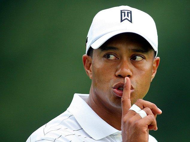 10. Ünlü golfçü Tiger Woods'un golf sahasında oyun oynarken sık sık osurmak gibi kötü bir alışkanlığı var.