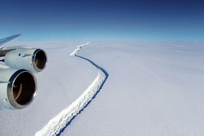 Küresel Isınmanın Sonuçları mı? Antartika'da Dev Bir Buzdağı Yarımadadan Koptu!