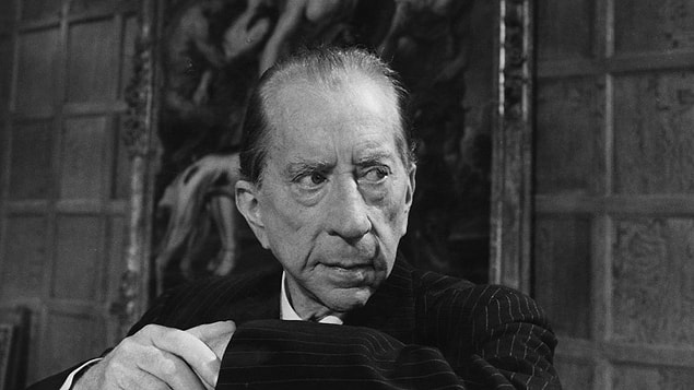 3. Petrol milyarderi J. Paul Getty, malikanesine ankesörlü bir telefon koydurmuştu. Çünkü evine gelen misafirlerinin telefon konuşmalarının faturasını ödemek istemiyordu.