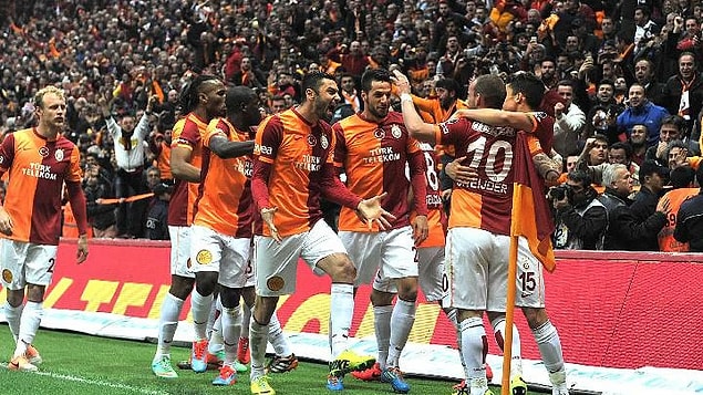 9. 6 Nisan 2014'te oynanan Fenerbahçe maçı en çok Emre - Melo gerginliği ile hatırlansa da Galatasaray maçı Sneijder'in golüyle kazanmıştı.