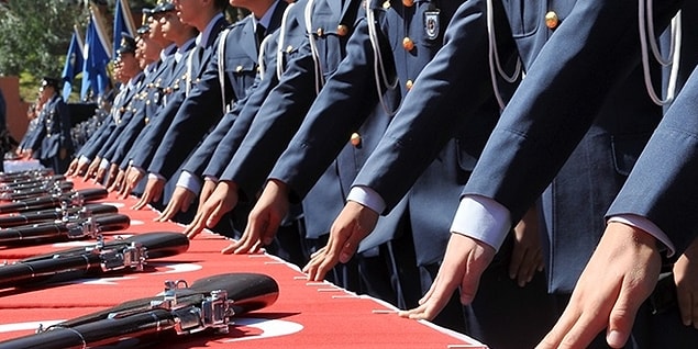 Orduda yapılan tutuklamalarda çok sayıda generalin bulunması dikkat çekiyor. 15 Temmuz sonrasında 169 general tutuklandı. TSK'da toplamda 7 bin 222 asker tutuklanarak cezaevine gönderildi.