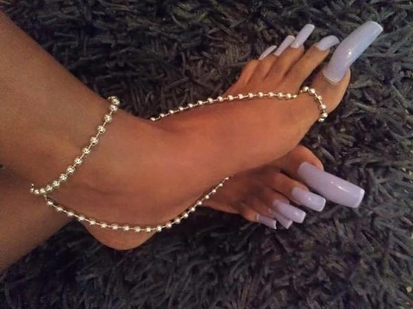 2. Это педикюр, детка!