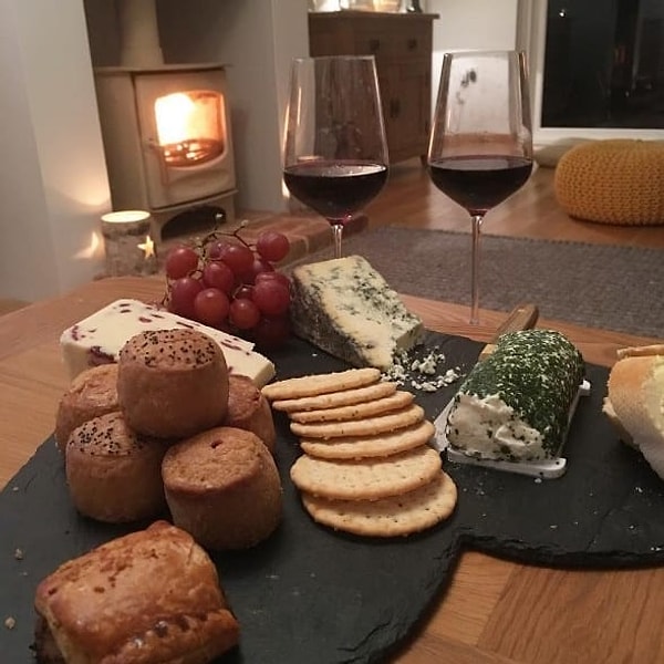 5. А лучше вообще пейте спиртные напитки дома, и уже через год вы сможете полететь в Барселону!