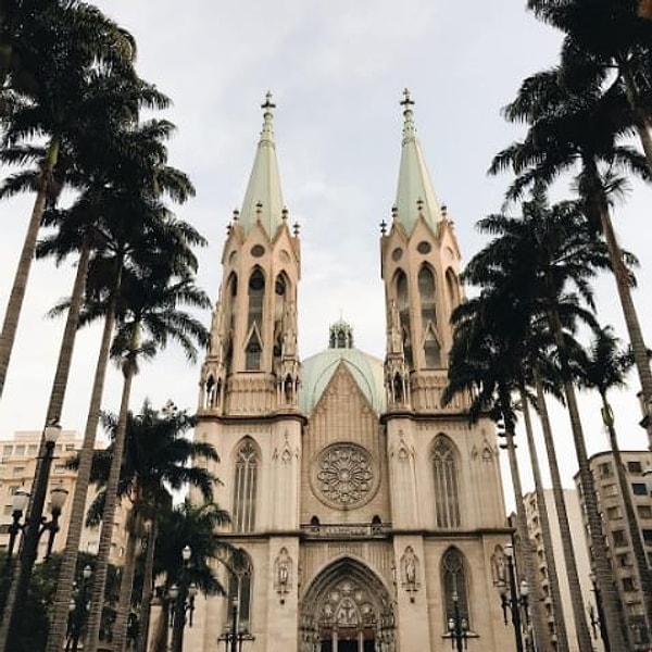 5. А лучше вообще пейте спиртные напитки дома, и уже через год вы сможете полететь в Барселону!