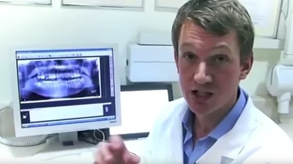 6. Сделав снимок, доктор вынес вердикт о том, что Джею нужно удалить по крайней мере 11 зубов!