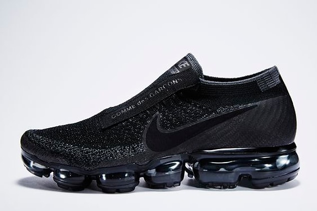 4. Aynı marka Nike'la bir iş birliğine de giderek yeni bir model üretiyor.