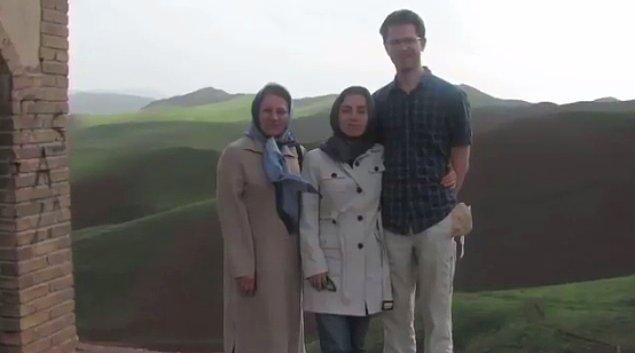 İran'da büyüyen Mirzakhani'nin ailesi hedeflerine müdahalede bulunmamış hiç; yalnızca onun için anlamlı ve seveceği bir şeyi yapmasını istemişler.