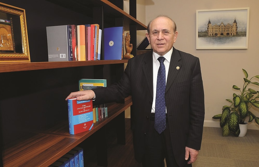 Montajlı Kılıçdaroğlu ve Gülen Fotoğrafı Paylaşan Burhan Kuzu'dan Savunma: 'Biraz da Biz Uyduralım'