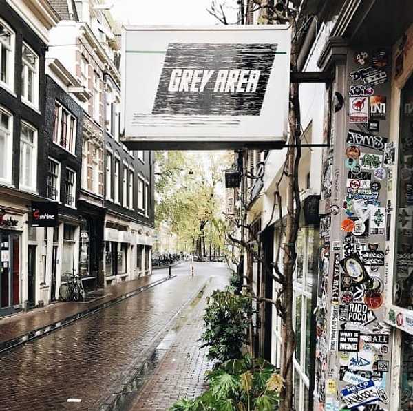 17. В городе около 160 кофейных магазинов, а также здесь легализирована продажа конопли 😱