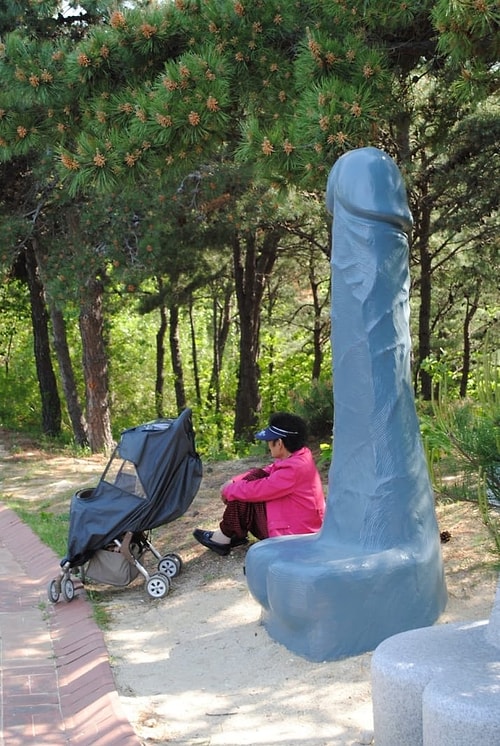 Tamam kabul ediyoruz; turistik bir park...