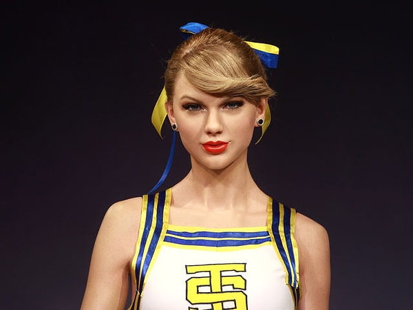 1. Давайте начнем с поп-певицы Тейлор Свифт:
