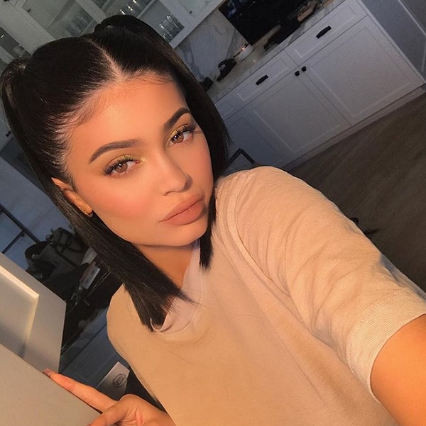 1. Итак, о том, что Музей мадам Тюссо вскоре пополнит восковая копия Кайли Дженнер, стало известно ещё в феврале. Именно тогда и начались замеры модели для будущего экспоната.