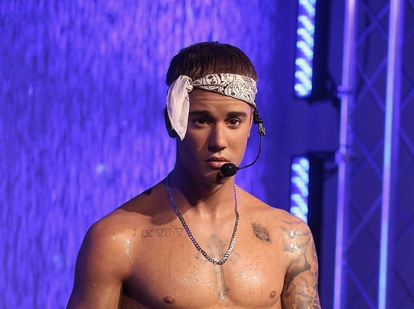 3. Копия или настоящий певец?