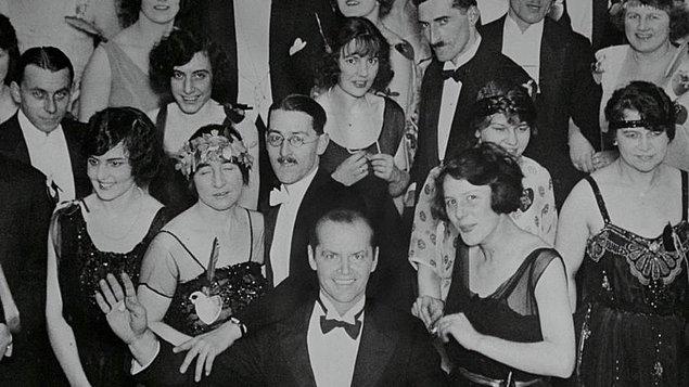 24. Cadılar Bayramı tarihinde de otel misafirleriyle birlikte ‘The Shining Hotel’ kimliğine bürünüyor ve misafirlerin 1920'lerin kostümlerini giydiği bir “Shining Balosu”na ev sahipliği yapıyor.